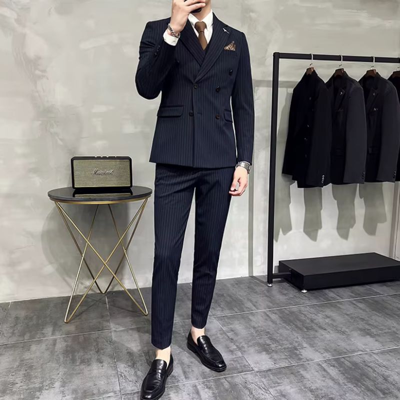 Costume, costume homme, costume croisé, costume homme à rayures craie, costume homme à rayures craie, costume homme croisé à rayures
