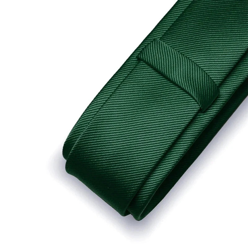 cravate slim unie, cravate en soie homme, accessoire masculin élégant, cravate étroite, cravate classique