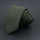 cravate slim en laine, cravate étroite pour homme, accessoire élégant en laine, cravate durable, cravate à petits carreaux