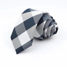 cravate à carreaux, cravate en polyester, accessoire homme élégant, cravate pour occasions spéciales, cravate polyvalente