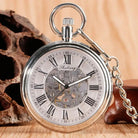 Montre Homme,
Montre de Luxe,
Montre-Bracelet,
Montre de Poche Vintage,
Montre de Poche Argentée,
Montre de Poche Mécanique Classic Maximus,
Montre de Poche Mécanique Classic,
Montre de Poche Squelette,
Montre de Poche Automatique,
Montre de Poche Ancienne,
Montre de Poche,
Montre