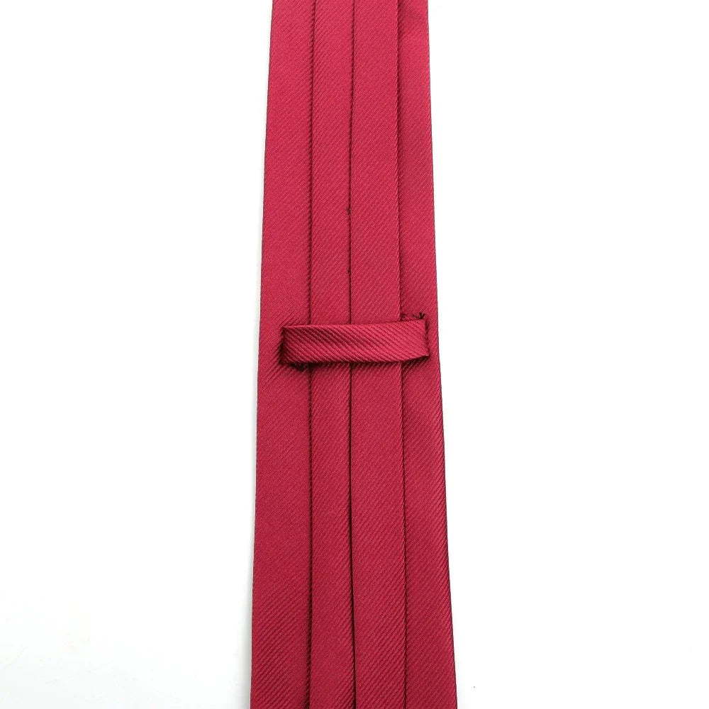 cravate unie, cravate en polyester, accessoire homme élégant, cravate classique, cravate durable
