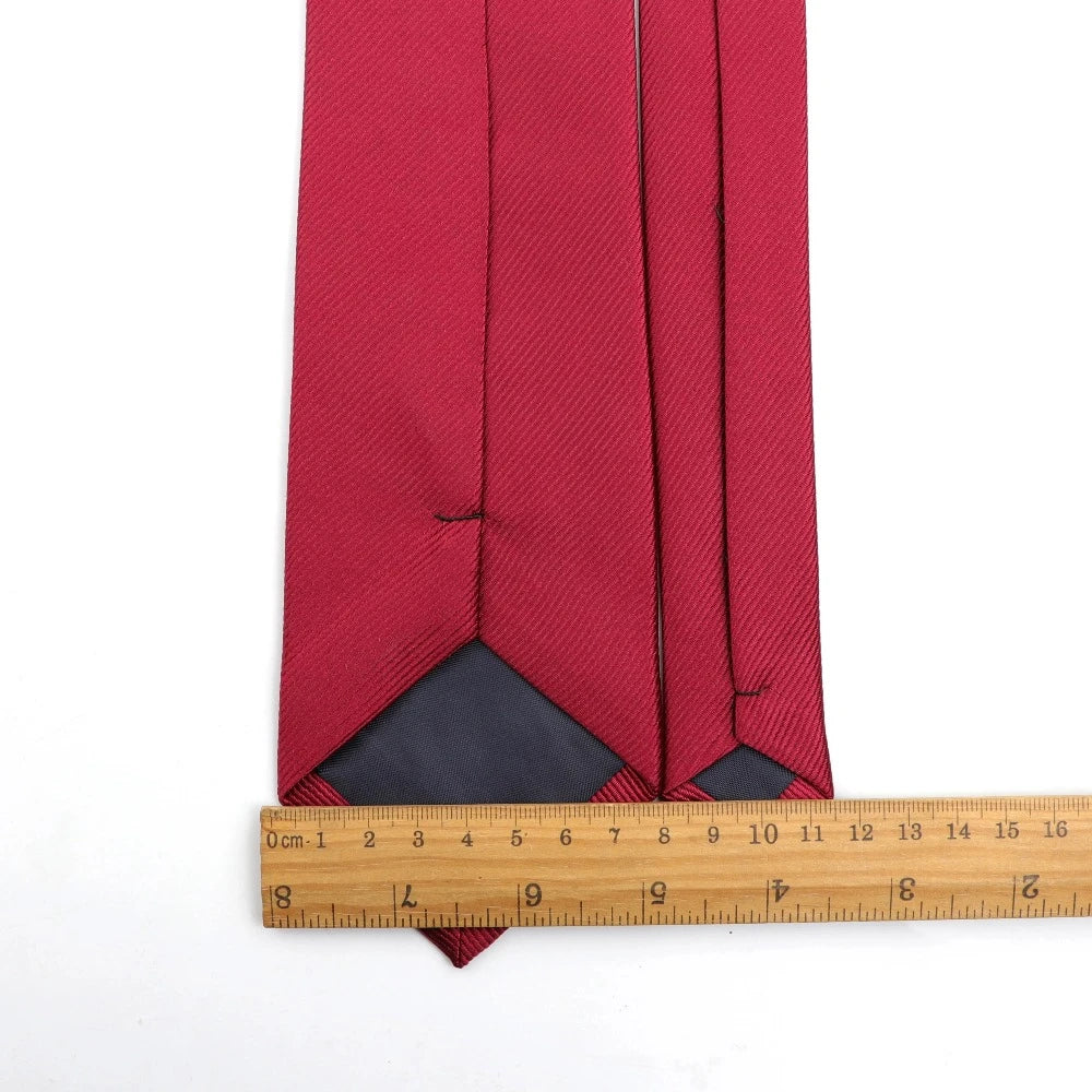 cravate unie, cravate en polyester, accessoire homme élégant, cravate classique, cravate durable