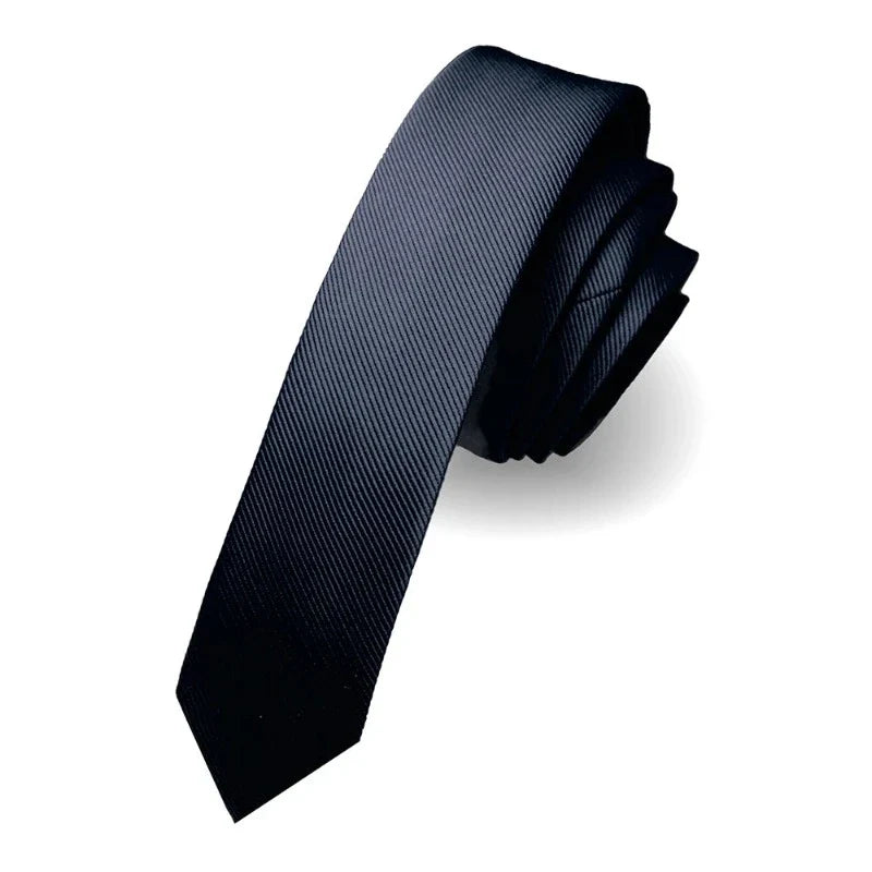 cravate slim unie, cravate en soie homme, accessoire masculin élégant, cravate étroite, cravate classique