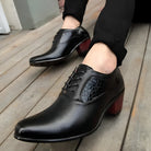 chaussure homme talon bloc, chaussure homme détail croco, chaussure de ville originale, chaussure homme élégante noire, chaussure homme soirée







