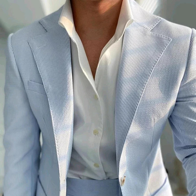 costume seersucker homme, costume bleu ciel slim, costume homme été, costume casual chic homme, costume mariage jour







