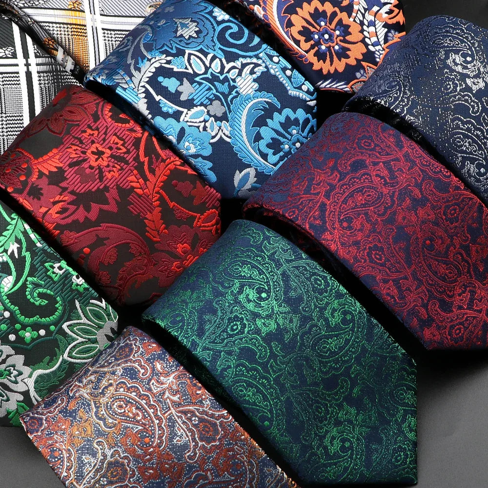 cravate florale imprimée, cravate en polyester premium, accessoire homme élégant, cravate motif exclusif, cravate sophistiquée