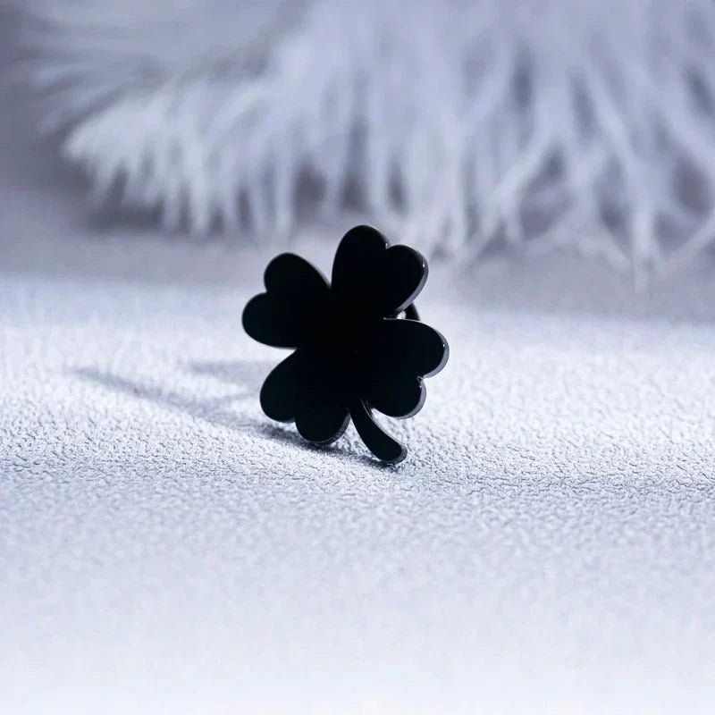 broche homme, broche trèfle, accessoire costume, broche élégante, broche porte-bonheur