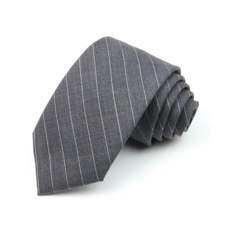 cravate en laine, cravate rayée élégante, accessoire homme durable, cravate de qualité, cravate sophistiquée