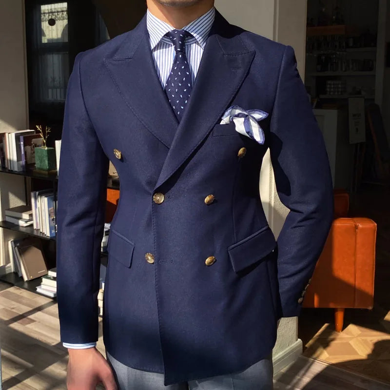 Veste croisée anglaise homme, Veste élégante homme slim fit, Vêtement formel homme Maximus, Blazer homme style britannique, Mode masculine sophistiquée









