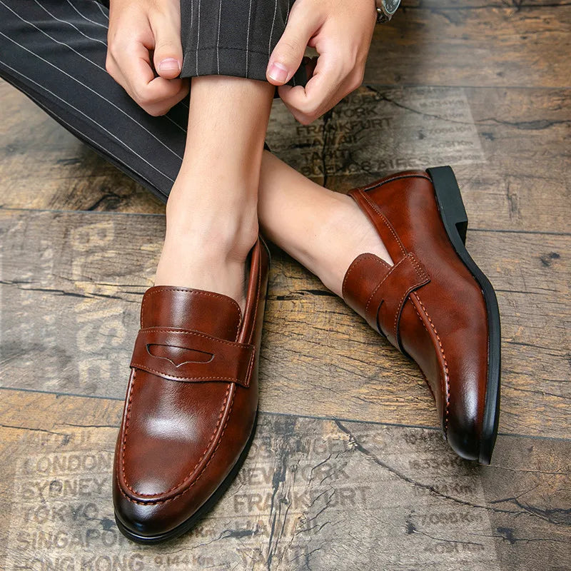 mocassin homme élégant, mocassin en cuir verni, chaussure casual chic, mocassin confortable, mocassin homme de luxe