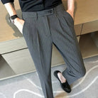 pantalon tailleur rayé, pantalon homme élégant, pantalon de costume rayé, pantalon homme professionnel, pantalon homme léger