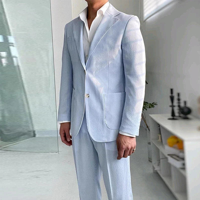 costume seersucker homme, costume bleu ciel slim, costume homme été, costume casual chic homme, costume mariage jour







