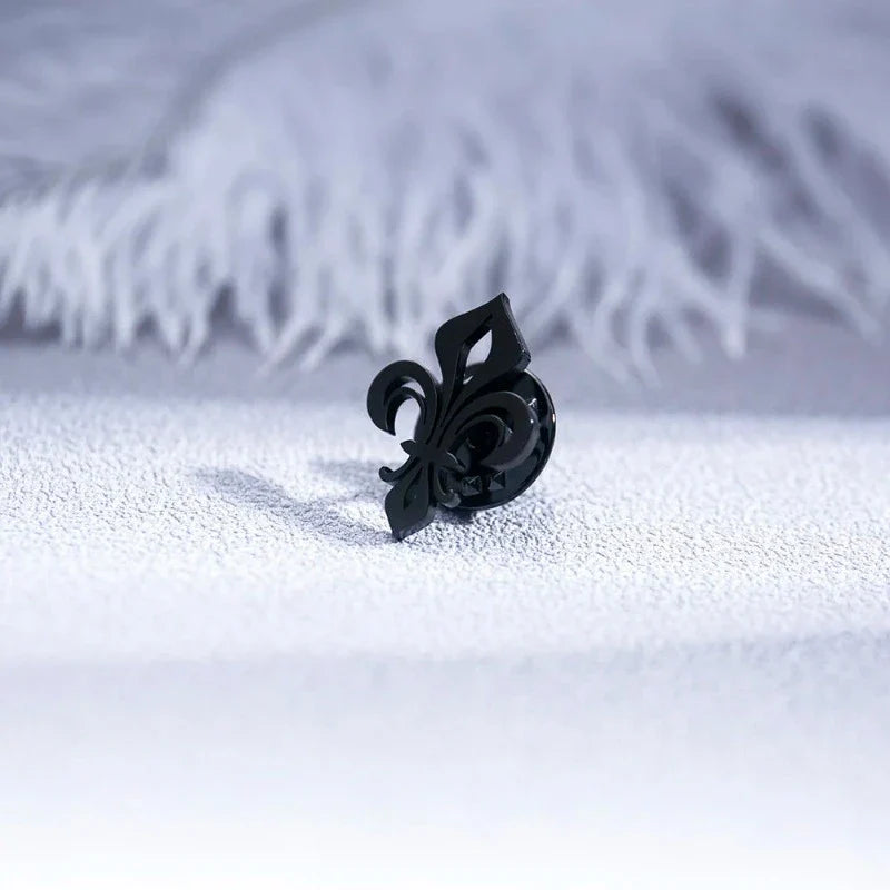 broche homme, broche fleur de lys, accessoire costume homme, broche élégante, broche mariage
