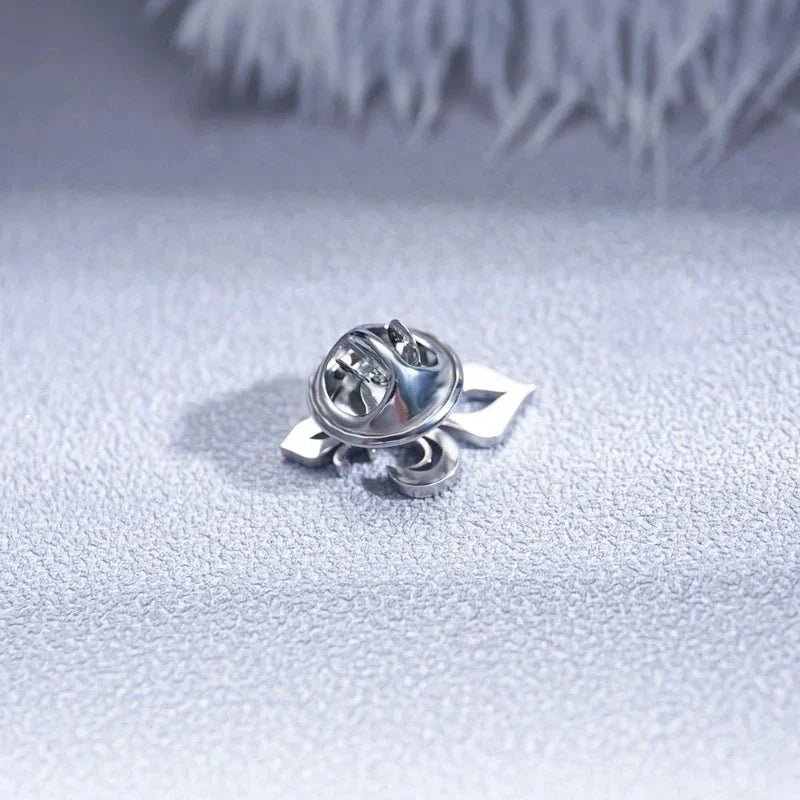 broche homme, broche fleur de lys, accessoire costume homme, broche élégante, broche mariage