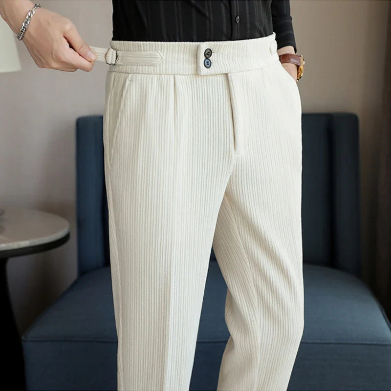 pantalon tailleur côtelé, pantalon homme élégant, pantalon homme texturé, pantalon de costume confortable, pantalon côtelé homme