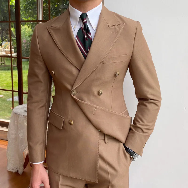 Veste croisée anglaise homme, Veste élégante homme slim fit, Vêtement formel homme Maximus, Blazer homme style britannique, Mode masculine sophistiquée









