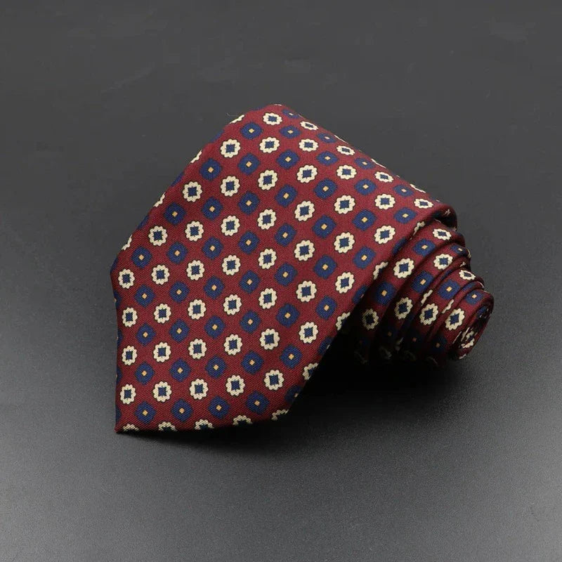 cravate fleurie, cravate en polyester, accessoire homme élégant, cravate florale, cravate polyvalente