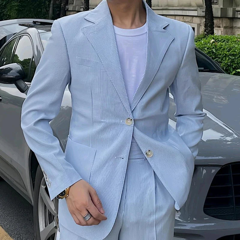 costume seersucker homme, costume bleu ciel slim, costume homme été, costume casual chic homme, costume mariage jour







