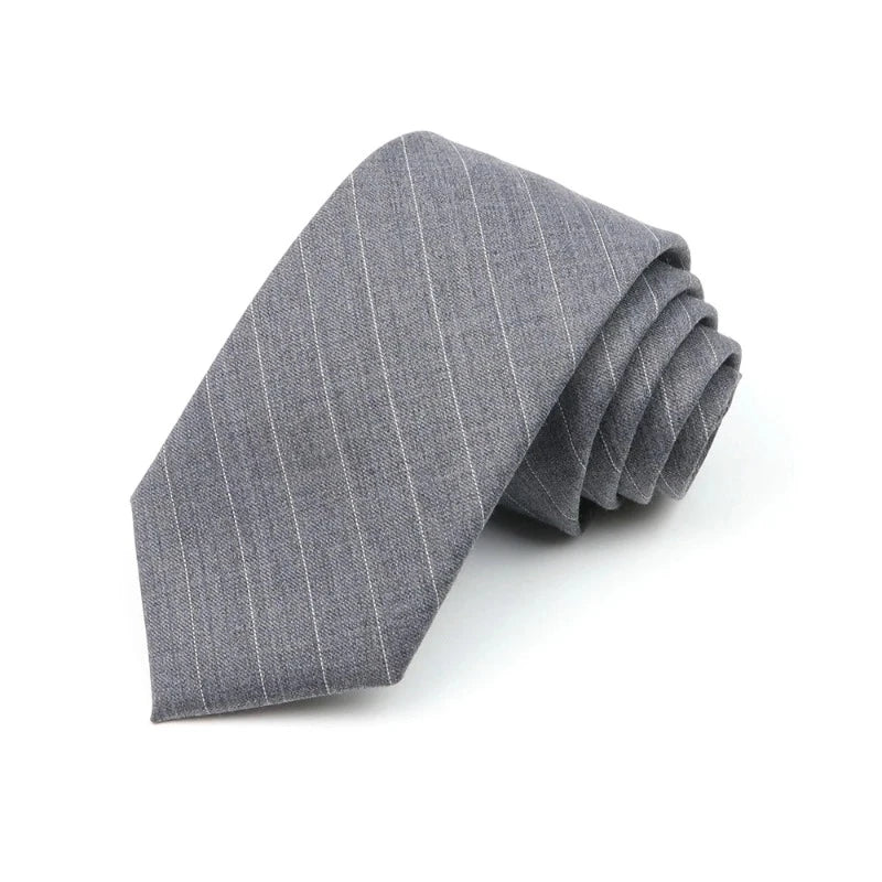cravate en laine, cravate rayée élégante, accessoire homme durable, cravate de qualité, cravate sophistiquée
