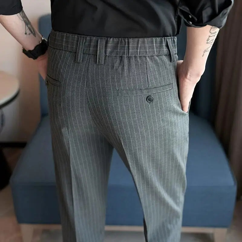 pantalon tailleur rayé, pantalon homme élégant, pantalon de costume rayé, pantalon homme professionnel, pantalon homme léger
