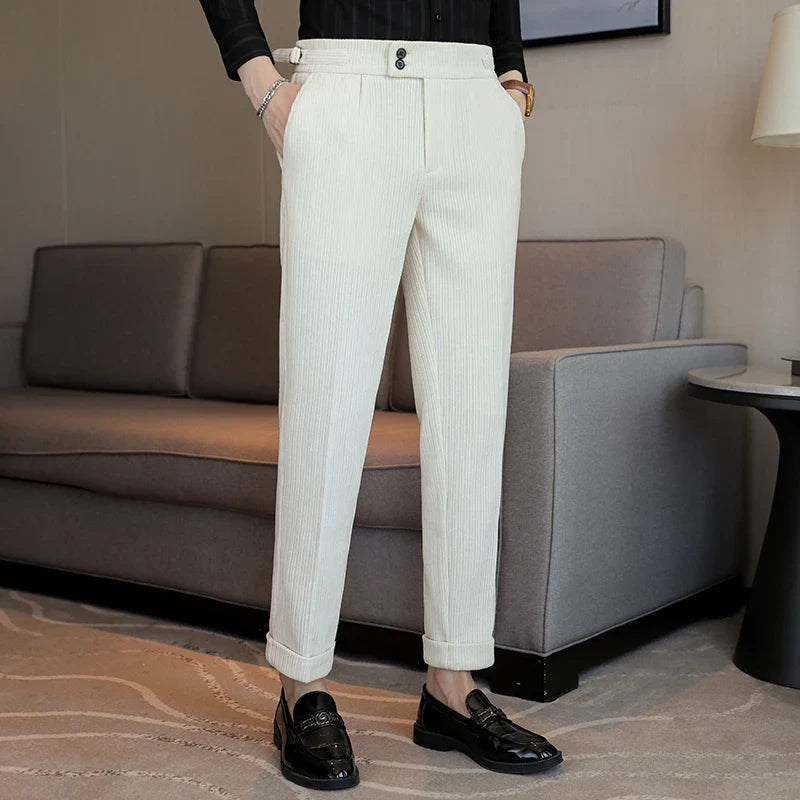 pantalon tailleur côtelé, pantalon homme élégant, pantalon homme texturé, pantalon de costume confortable, pantalon côtelé homme