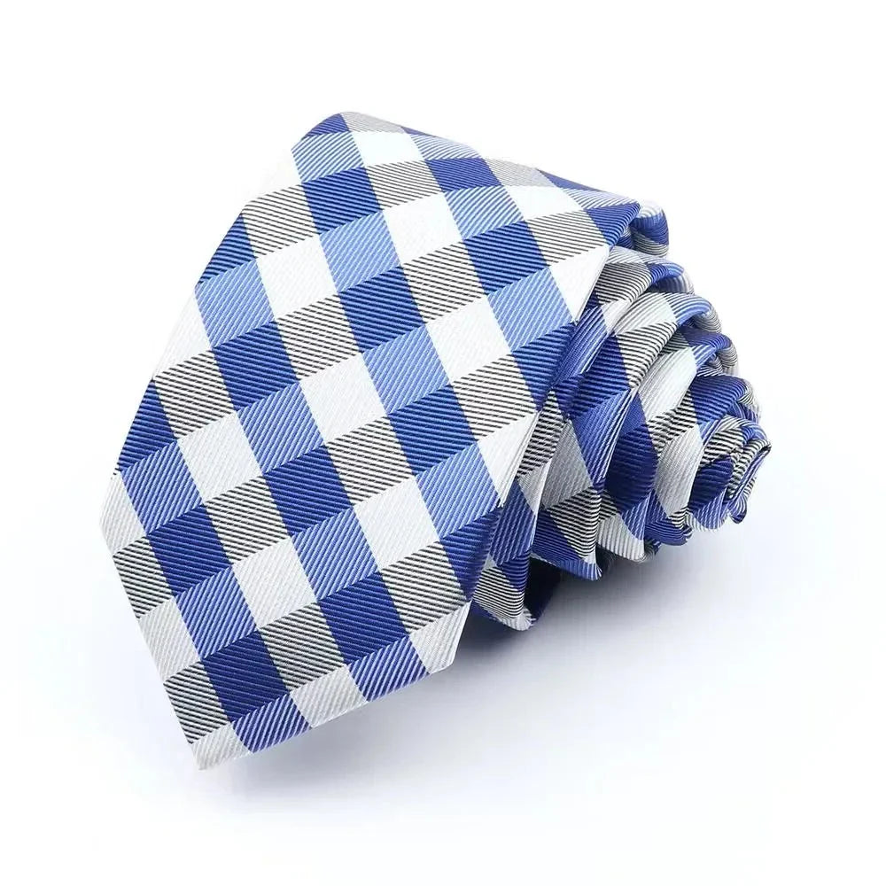 cravate à carreaux, cravate en polyester, accessoire homme élégant, cravate pour occasions spéciales, cravate polyvalente