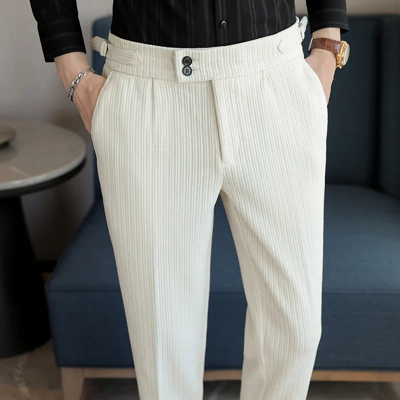 pantalon tailleur côtelé, pantalon homme élégant, pantalon homme texturé, pantalon de costume confortable, pantalon côtelé homme