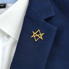 broche homme, broche étoile, accessoire costume, broche élégante, bijou homme argenté