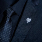 broche homme, broche trèfle, accessoire costume, broche élégante, broche porte-bonheur