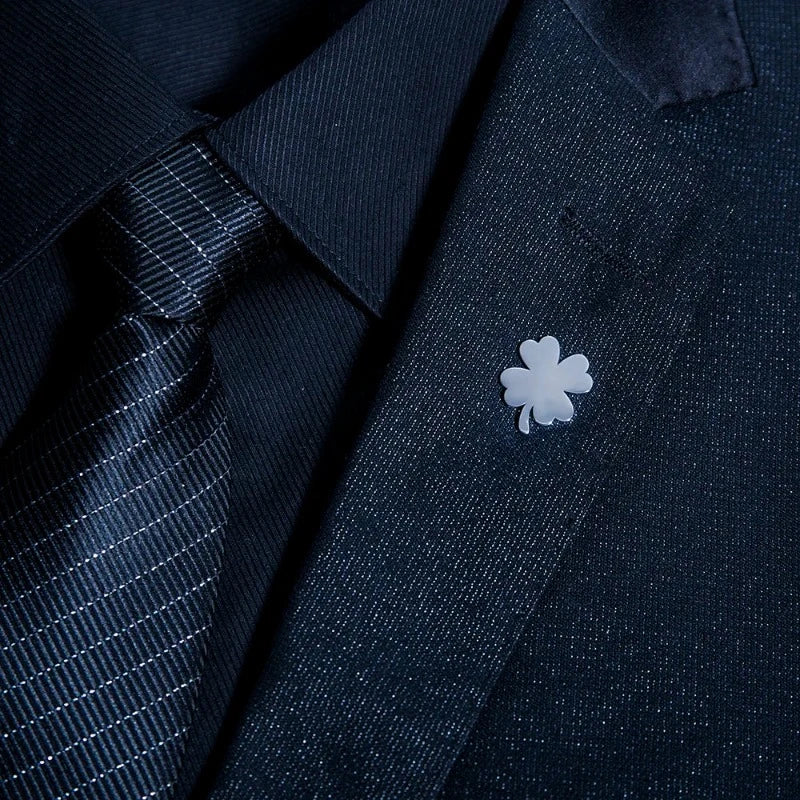 broche homme, broche trèfle, accessoire costume, broche élégante, broche porte-bonheur
