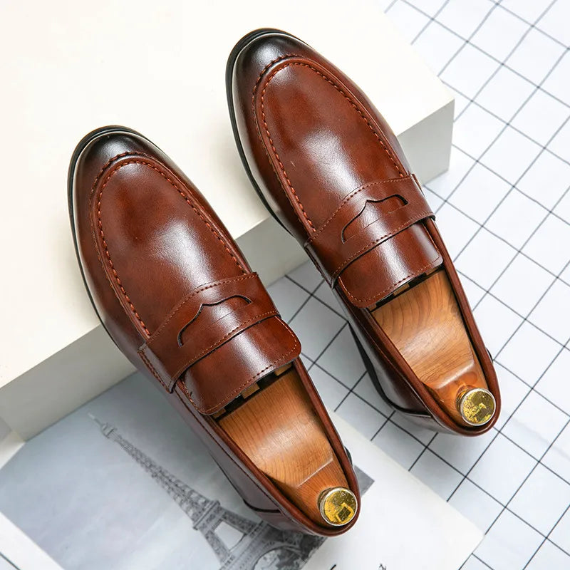 mocassin homme élégant, mocassin en cuir verni, chaussure casual chic, mocassin confortable, mocassin homme de luxe