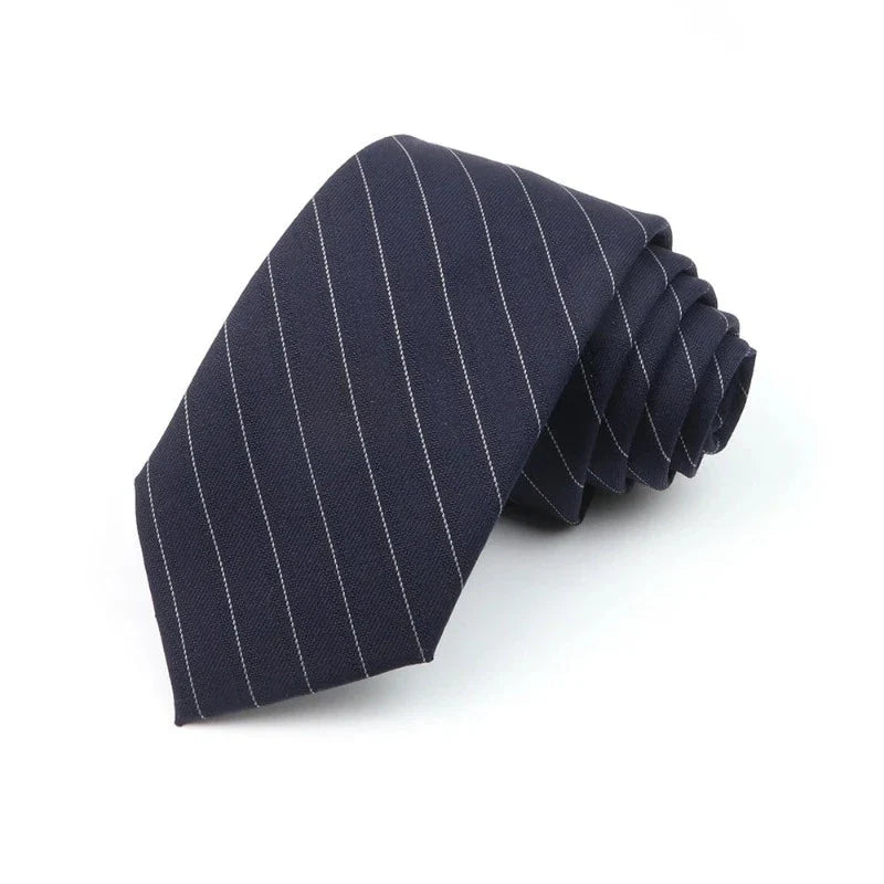 cravate en laine, cravate rayée élégante, accessoire homme durable, cravate de qualité, cravate sophistiquée